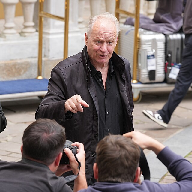 Stellan Skarsgard ve Varech