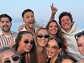 Zr�e Festival si influence�i u�ívají naplno. Se�ly se i hv�zdy Love Islandu