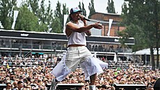 Ben Christovao bhem své energické show na festivalu Colours.