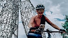 Sandra Nováková na cyklovýletu s manelem Vojtchem Moravcem