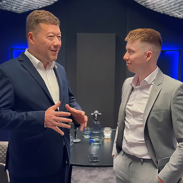 Influenceři podporující politiky: Jíra podporuje Okamuru, Trkal zase Bartoše