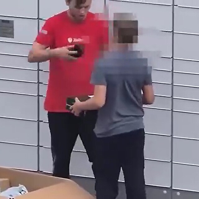 Kurr Zsilkovny dil u boxu.