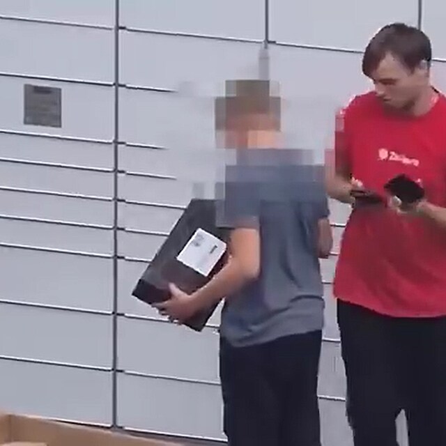 Kurr Zsilkovny dil u boxu.