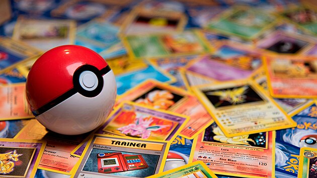 Obchodovn s Pokmon a sportovnmi kartami zav renesanci. Zatmco nkte mlad sbratel bohatnou, jin se kvli sv posedlosti zadluuj.