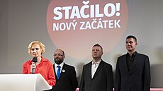 Kateina Konená, Roman Roun (druhý zprava)