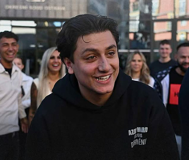 Hard Rico oznámil koncert. Chce díky tomu splatit kauci, píšou lidé