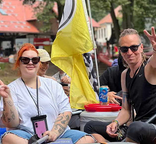 Sugar Denny jela na vodu s Piráty. S Ivanem Bartošem porušila dietu