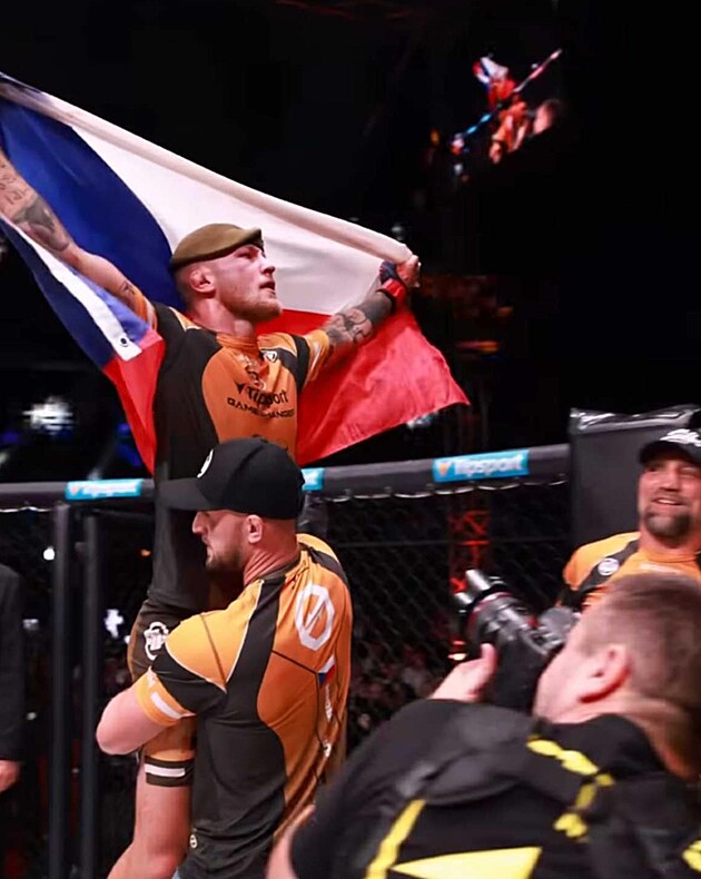 Dominik Humburger v Oktagonu