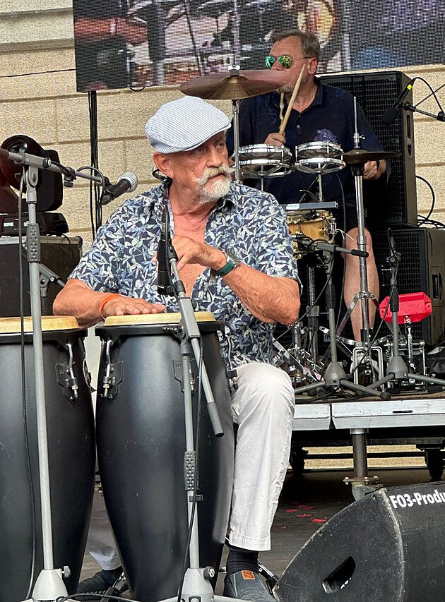 Richard Tesa��k