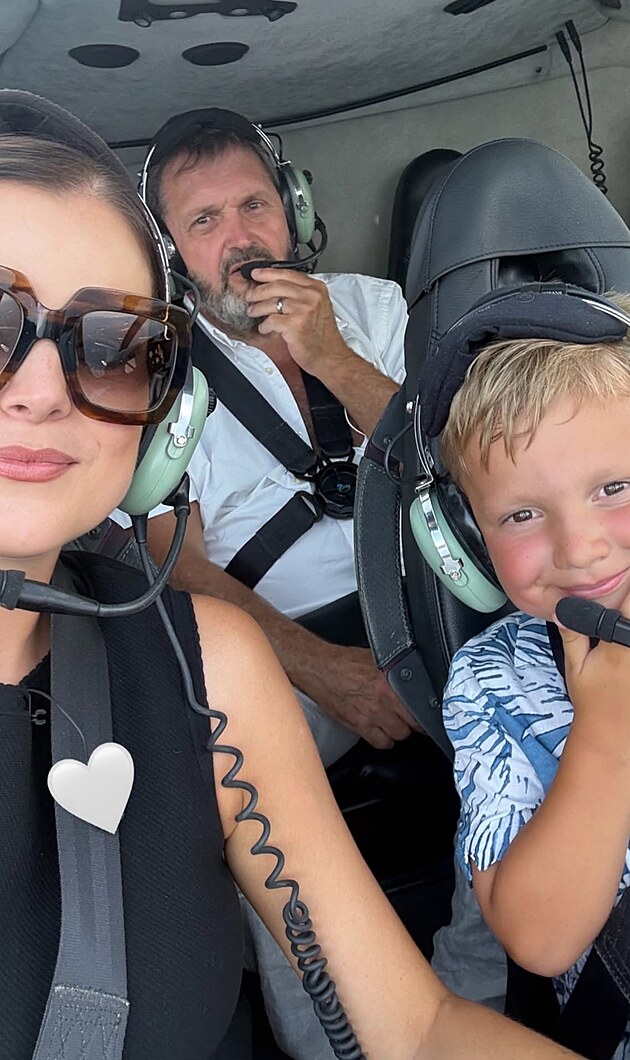 Ornella Koktov vzala rodinu na let vrtulnkem.