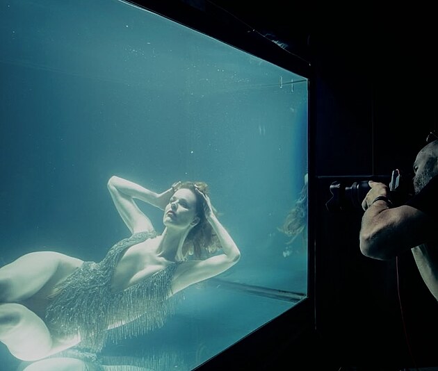 Eva Herzigov v reklam pro Pirelli.