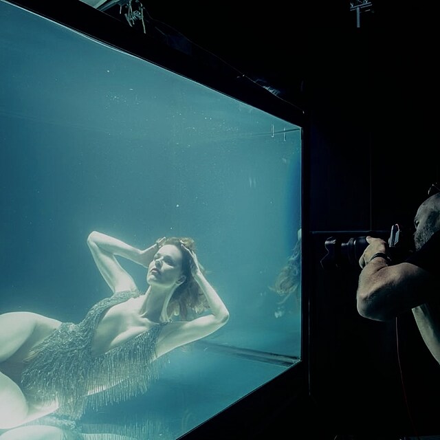 Eva Herzigov� v reklam� pro Pirelli