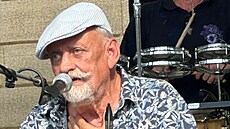 Richard Tesa�ík b�hem vystoupení v Lounech.