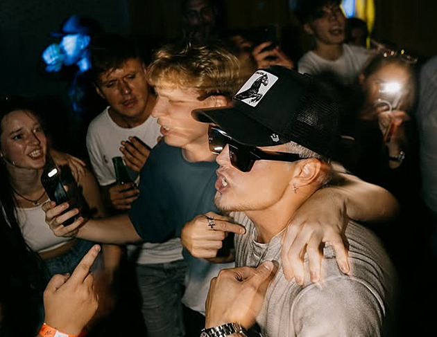 Jon Mariánek vtipkuje o návratu k YouTube tvorbě. Jeho fanoušci ale smutní