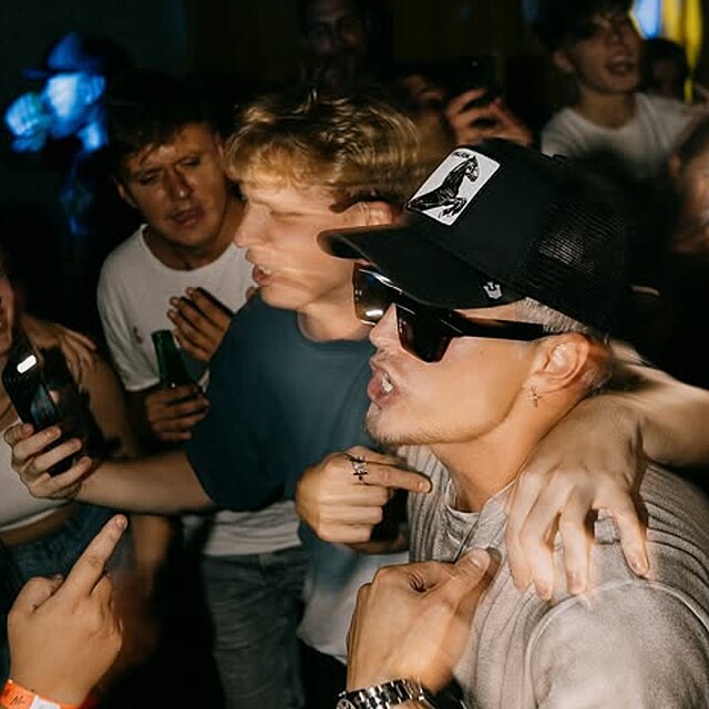 Mari�nek slavil narozeniny s fanou�ky