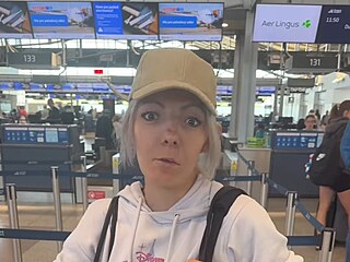 Shopaholic Adel let� do Dublinu. Z��astn� se bojov�ho kempu