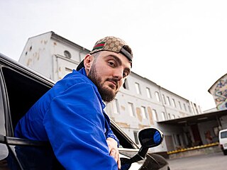 Bizarn� rapper Riad ukon�il kari�ru. No kone�n�, ��dn� �koda, raduj� se lid�