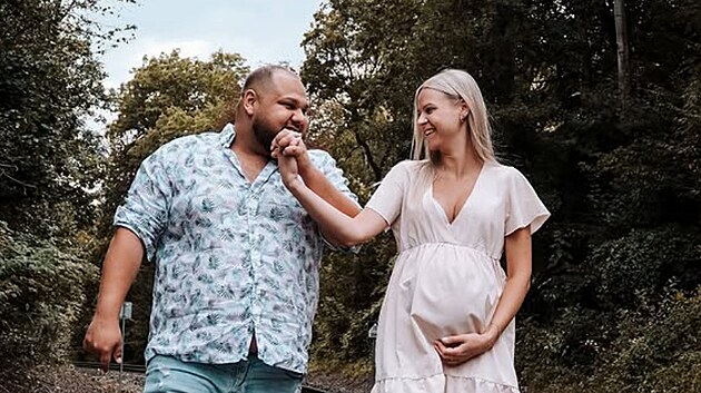 Daniel Ferenc ozn�mil t�hotenstv� partnerky. Do�kal se ale rasistick�ch ur�ek