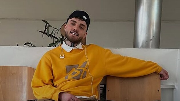 Bizarn� rapper Riad ukon�il kari�ru. No kone�n�, ��dn� �koda, raduj� se lid�