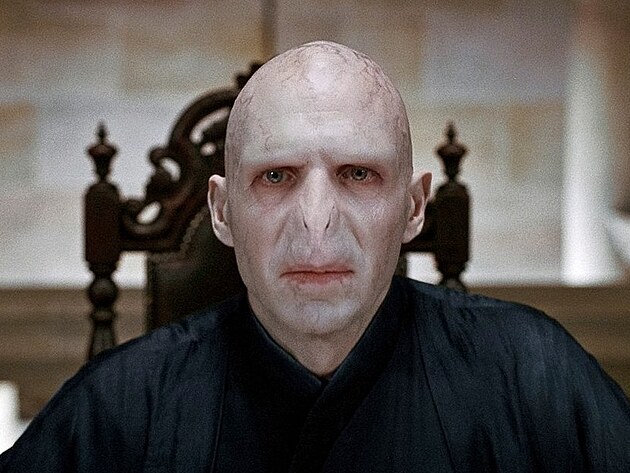 Ralph Fiennes jako Lord Voldemort