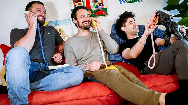 Tin Can � Wi-Fi telefon, kter� vypad� jako star� pevn� apar�t, ale funguje v uzav�en� s�ti s rodi�ovskou kontrolou