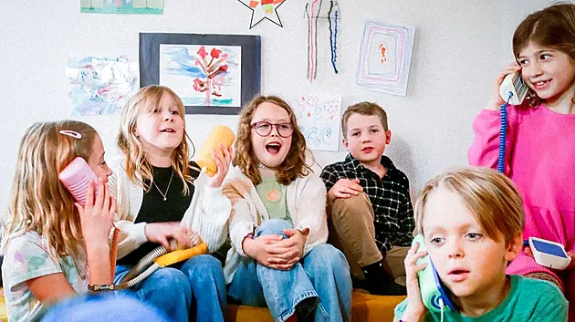 Tin Can � Wi-Fi telefon, kter� vypad� jako star� pevn� apar�t, ale funguje v uzav�en� s�ti s rodi�ovskou kontrolou