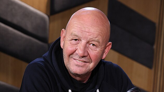 Herec Pavel Ne�as ve studiu Expresu