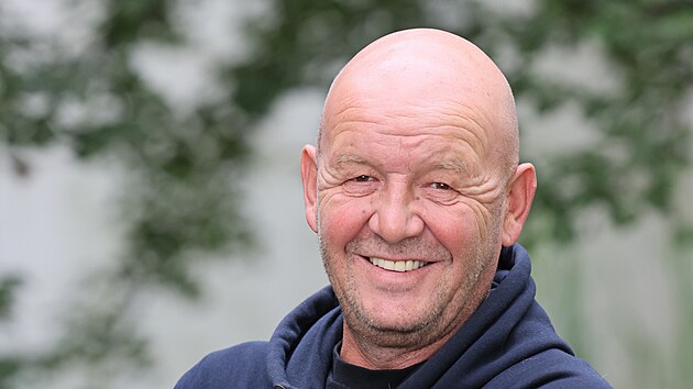 Herec Pavel Ne�as p�ed rozhovorem v Expresu