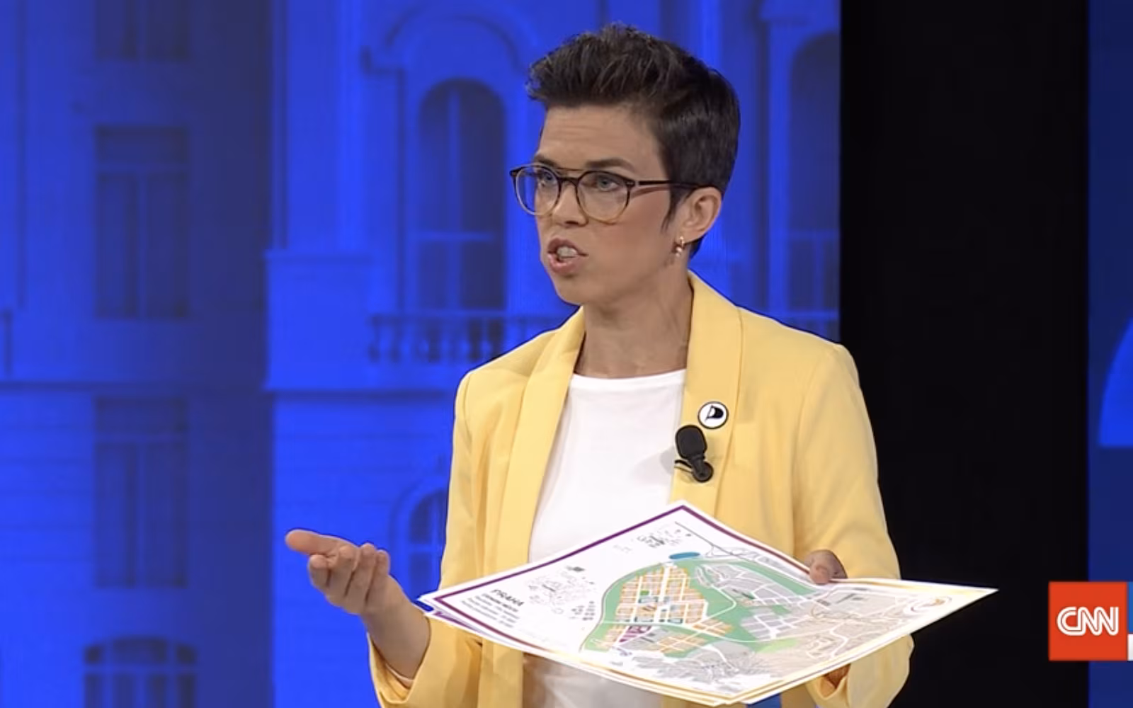 Graf do kamery. Kdy� stoj� o chlup v��, dostane se do z�b�ru i posledn� sloupec