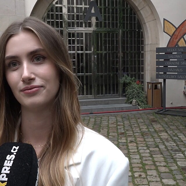 Just�na Dr�bkov�