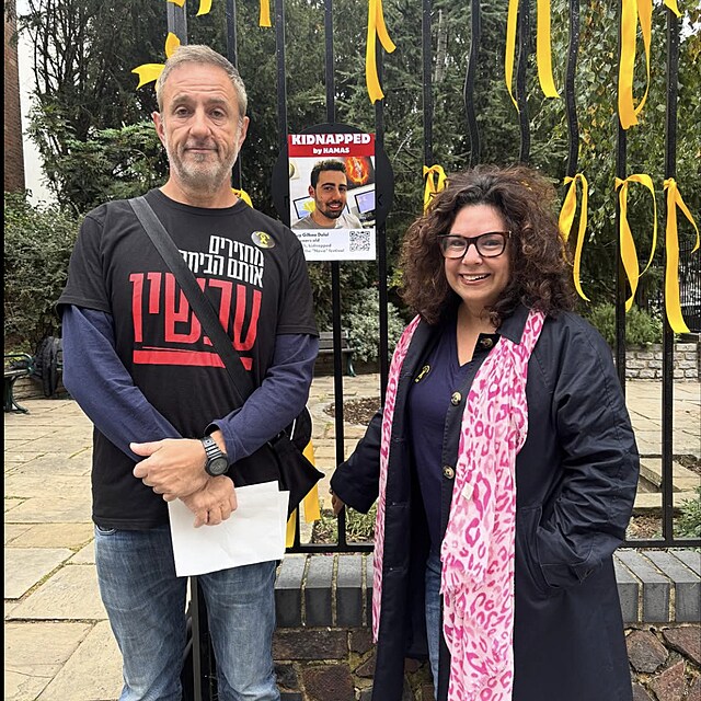 ena sthala lut stuky na podporu izraelskch rukojm.