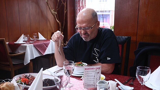 �éfovi Zde�ku Pohlreichovi p�íli� nechutnalo.