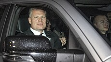 Filip Turek pijel v erném pick-upu pímo k Babiovi.