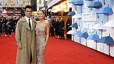 Psobí jako filmový pár sn. Ona ztlesnní glamouru, on klidný kontrapunkt se...