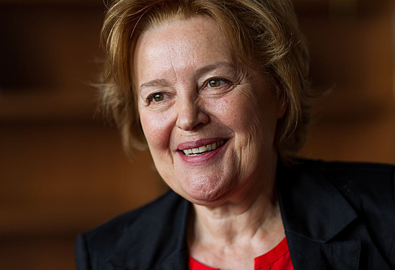 Magda Vá�áryová