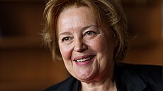 Magda Vá�áryová