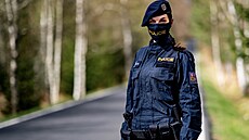 Mia Kirchnerová jako policistka