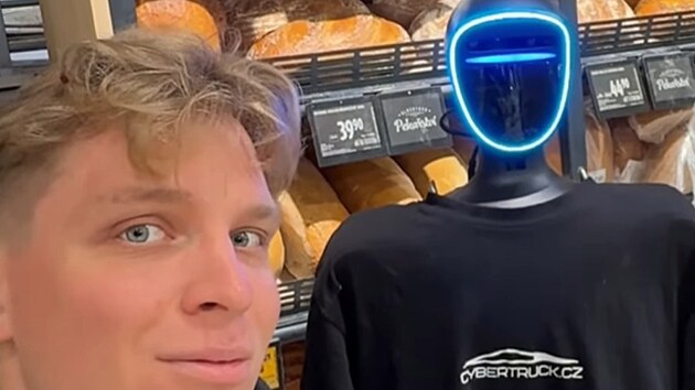 Steven Gash testoval budoucnost humanoida