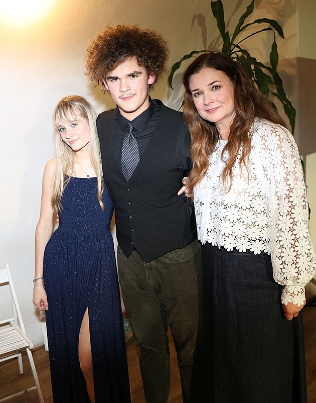 Matou Preiss s ptelkyn a maminkou na ktu jej knihy