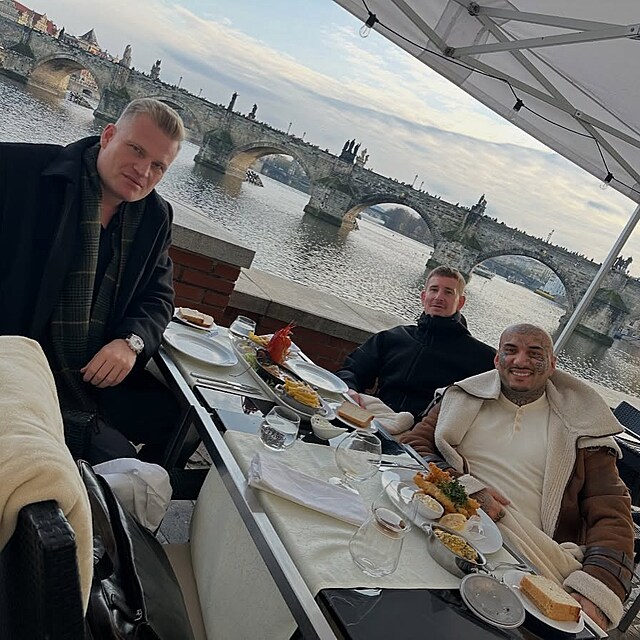 Filip Turek na ob�d� s Romanem �ervenkou a Lakym Royalem
