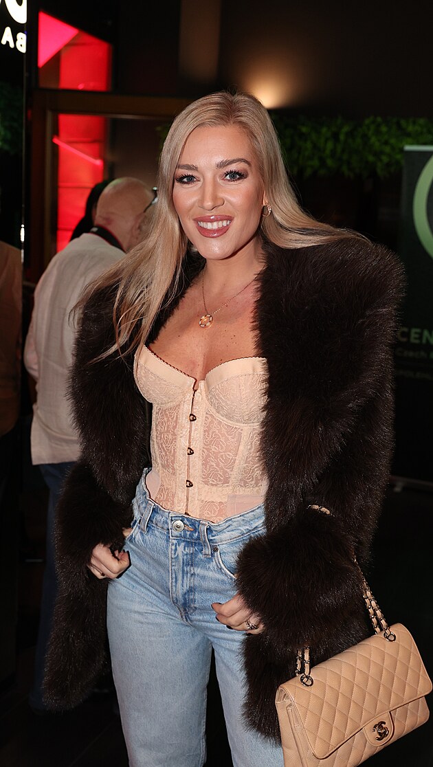 Dominika Myslivcov�-  charitativn� ve��rek