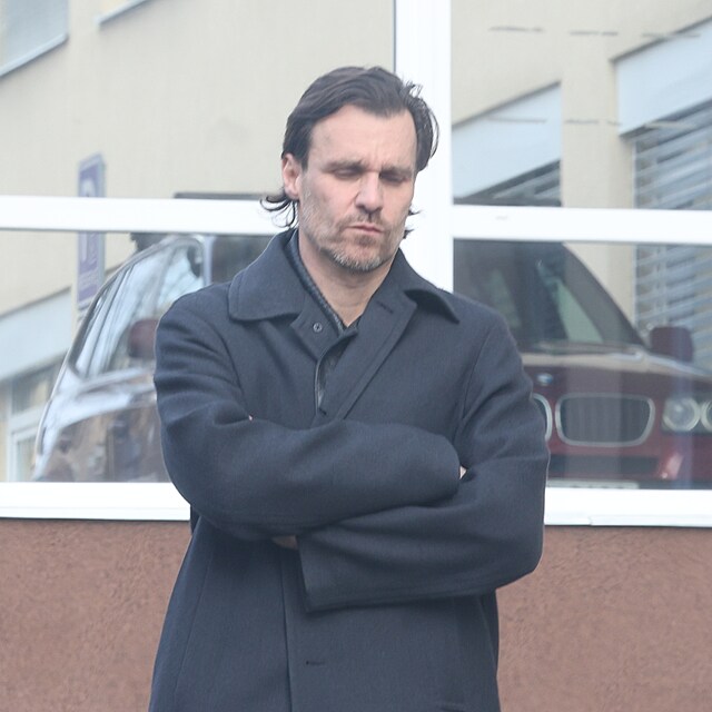 Leo� Mare� jel i v p�tek za par��kem Hezuck�m do bene�ovsk� nemocnice.