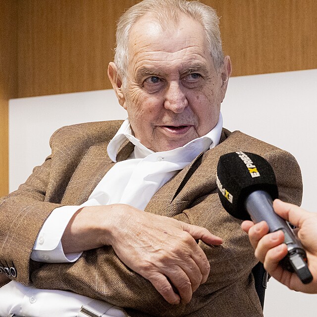 Milo� Zeman pozval redakci Expresu k sob� do sv� kancel��e a vznikl velk� rozhovor nejen o jeho zdravotn�m stavu.