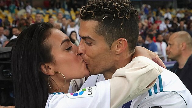 Cristiano Ronaldo a Georgina Rodr�guez