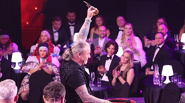 �esk� slav�k 2025: Kab�ti jsou kapelou roku.