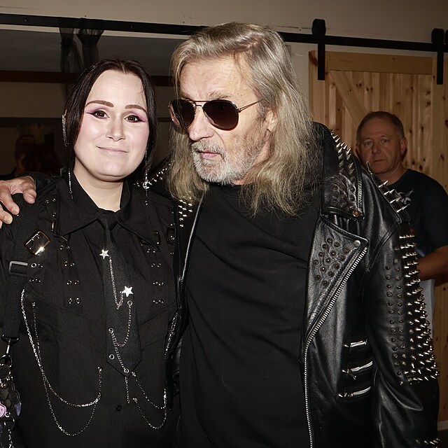 Ale� Brichta s man�elkou