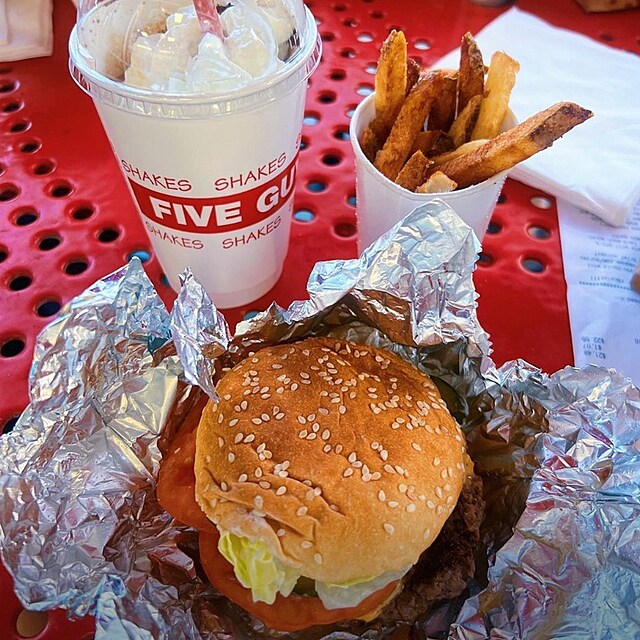 V Praze byl otev�en� �et�zec Five Guys