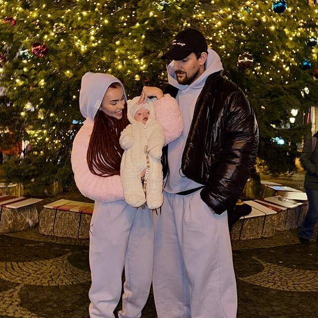 Rachel Karni�ov� se synem Arim a partnerem Pufflickem