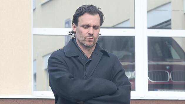 Leo� Mare� jel i v p�tek za par��kem Hezuck�m do bene�ovsk� nemocnice.