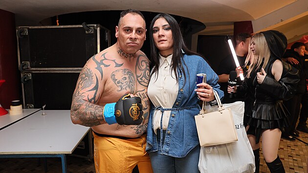 Jarda Kotl�r s man�elkou